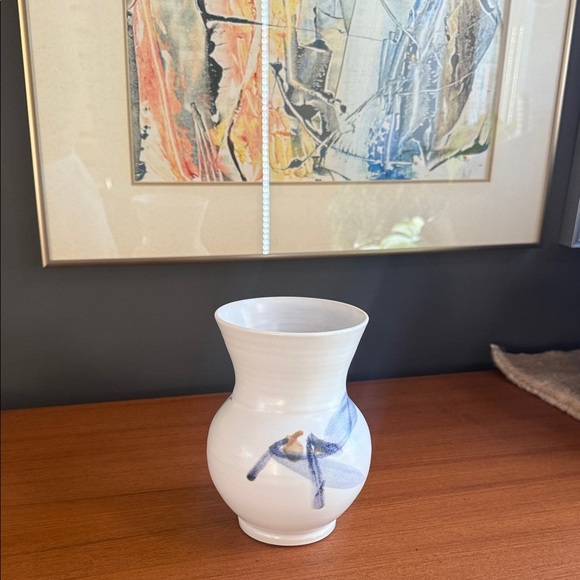White Ceramic Vase with Blue Accents handcrafted vintage studio pottery signed - Picture 7 of 8